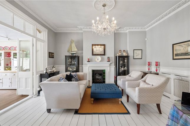 2 bed property, in Cambridge Road, £895,000