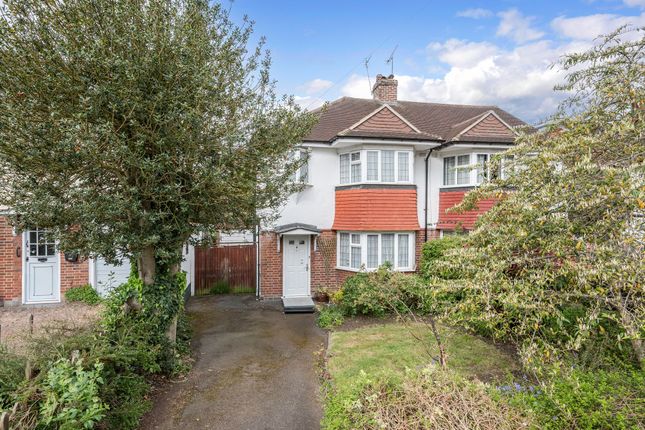 3 bed property, in Rectory Lane, £950,000