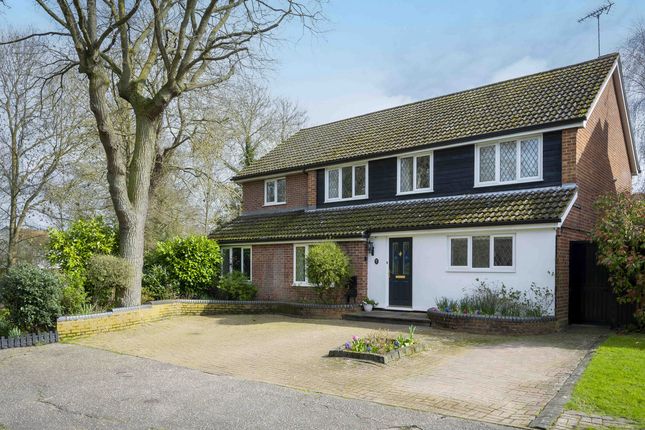 5 bed property, in Crummock Close, £625,000