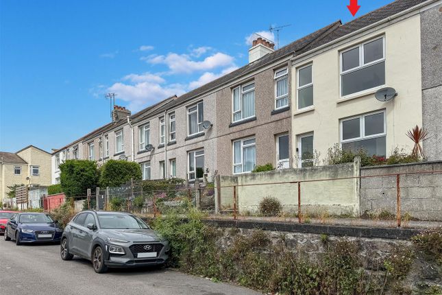 2 bed property, in Berkeley Cottages, £215,000