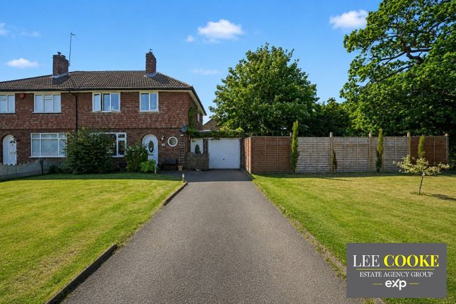 3 bed property, in Lingfield Avenue, £325,000