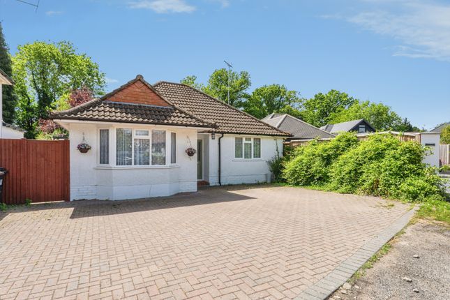 2 bed property, in Turnoak Avenue, £850,000