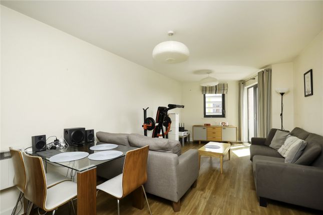 1 bed property, in Merryfield Court, £325,000