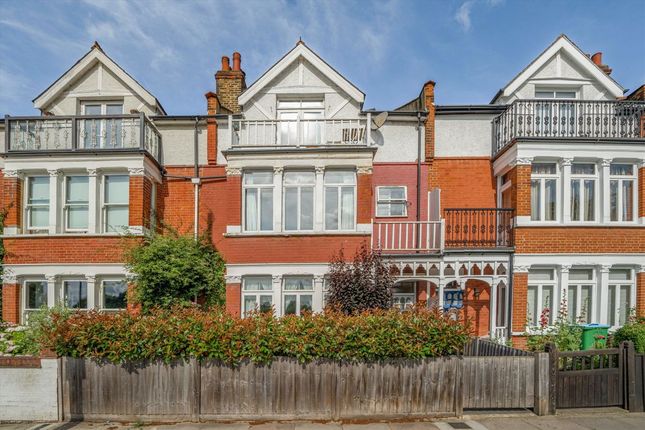 1 bed property, in Cross Deep, £475,000