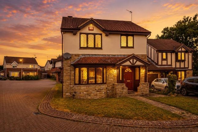 3 bed property, in Hopefield Way, £250,000
