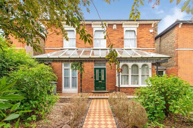 3 bed property, in Hampton Road, £1,100,000