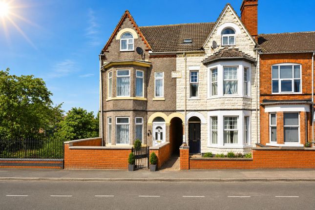 4 bed property, in Craven Road, £260,000