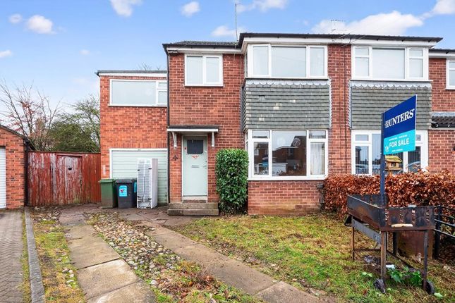 4 bed property, in Tilmire Close, £300,000