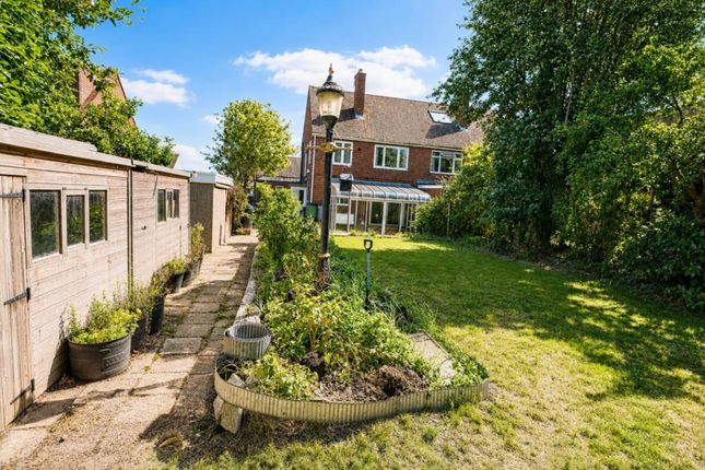 3 bed property, in Homestead Road, £450,000