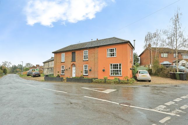 5 bed property, in Old Post Office Street, £475,000