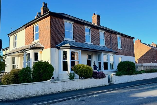 5 bed property, in 1 Hayfield Avenue, £424,950