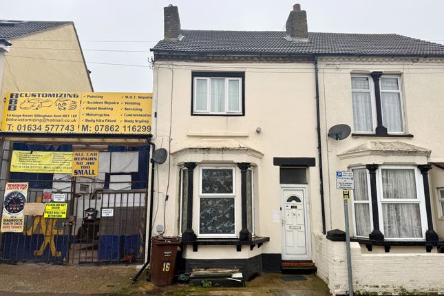 2 bed property, in 16A & 16B King Street, £175,000