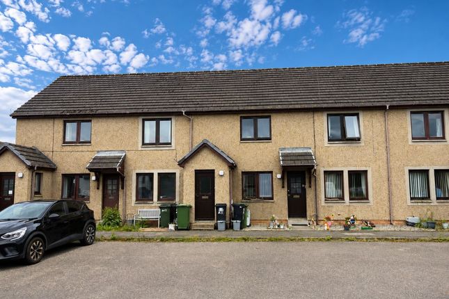 2 bed property, in 3 Croyard Park, £100,000