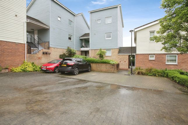 2 bed property, in Follager Road, £100,000