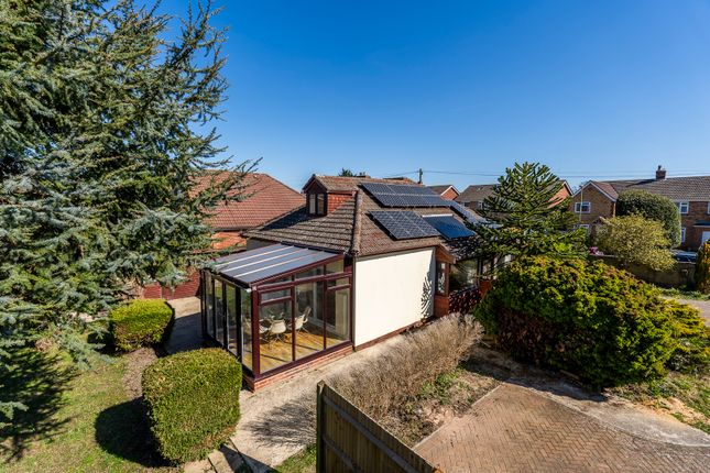 2 bed property, in Locks Road, £375,000