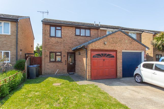 3 bed property, in Peartree Road, £300,000