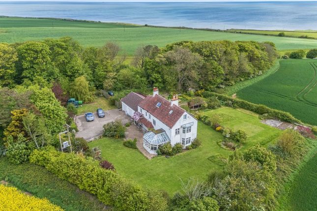 5 bed property, in Windyridge, £895,000