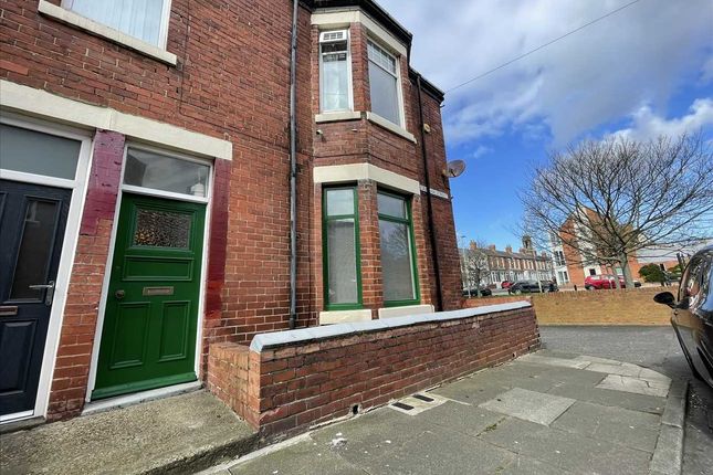 2 bed property, in Graham Street, £77,500