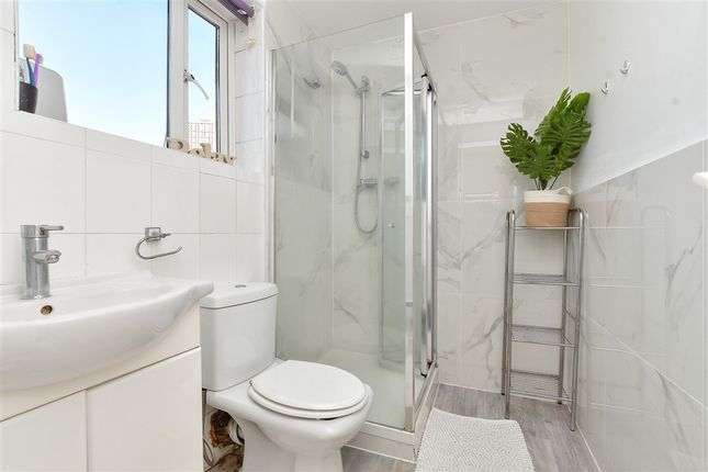 3 bed property, in High Street, £230,000