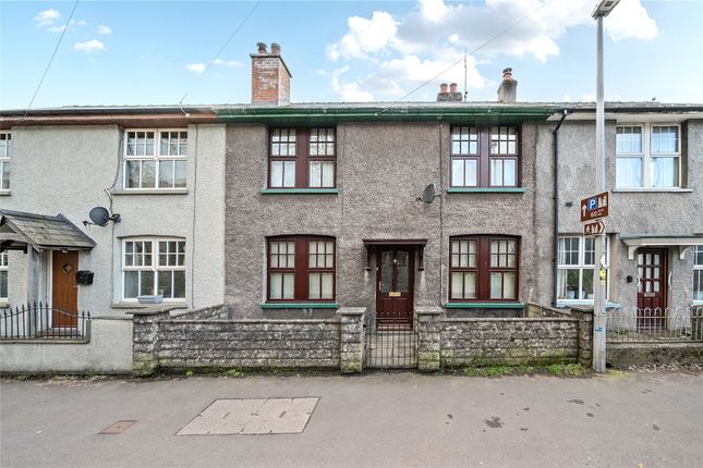 3 bed property, in Priory Hill, £230,000