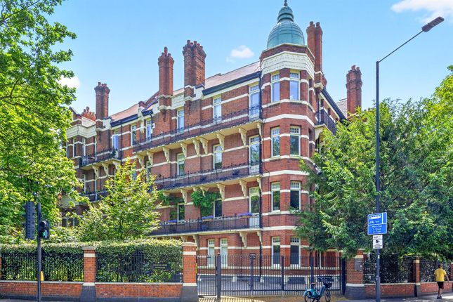 3 bed property, in Brook Green, £1,000,000