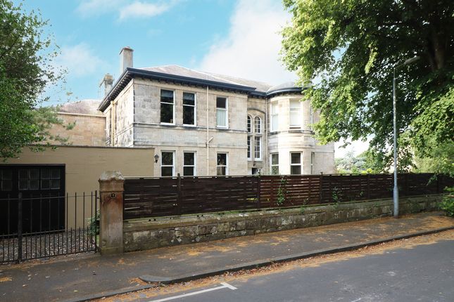 2 bed property, in Southpark Road, £235,000