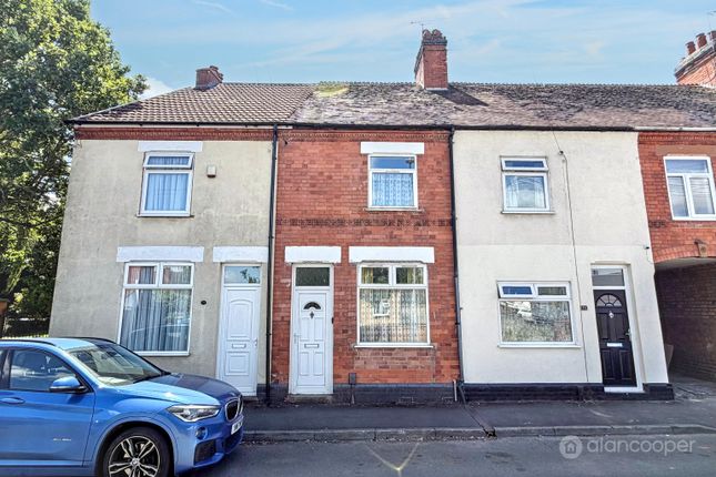 2 bed property, in Bridge Street, £140,000