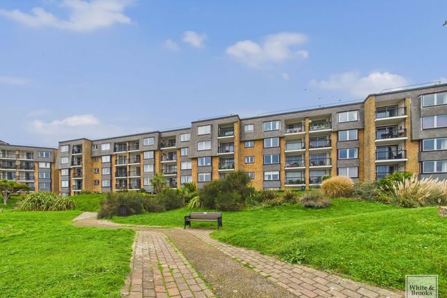 2 bed property, in Belmont Street, £240,000