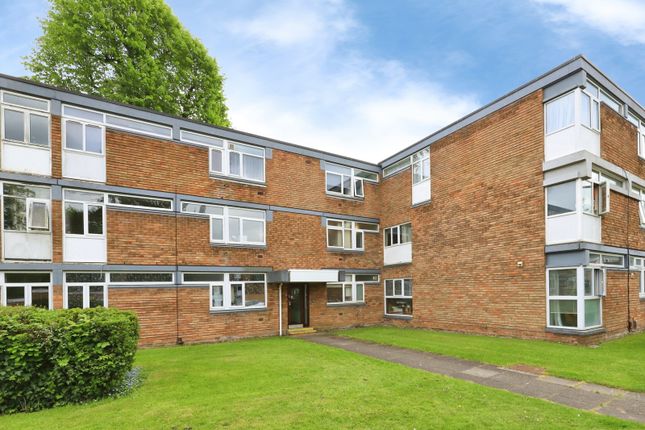 2 bed property, in The Lindens, £110,000