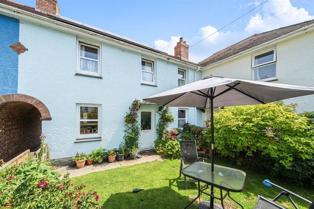 3 bed property, in Cylch-Y-Llan, £229,950