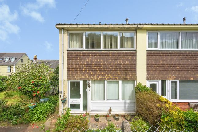 2 bed property, in Kennel Hill Close, £200,000