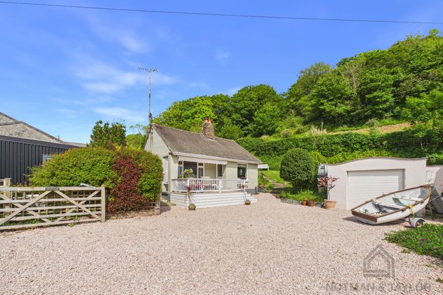 2 bed property, in Coombe End, £550,000