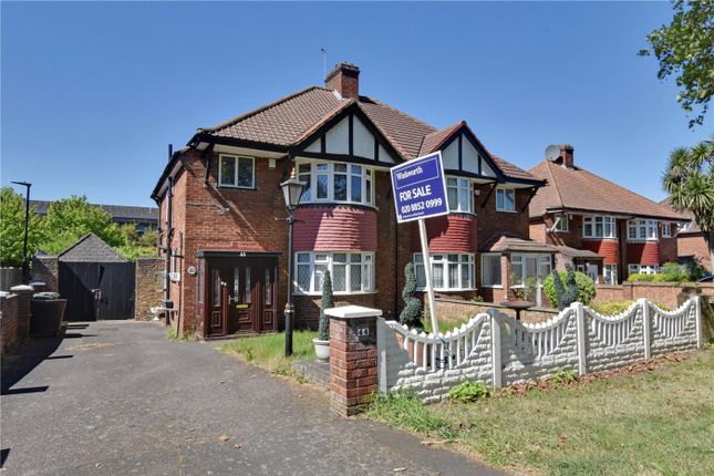 2 bed property, in Rochester Way, £750,000