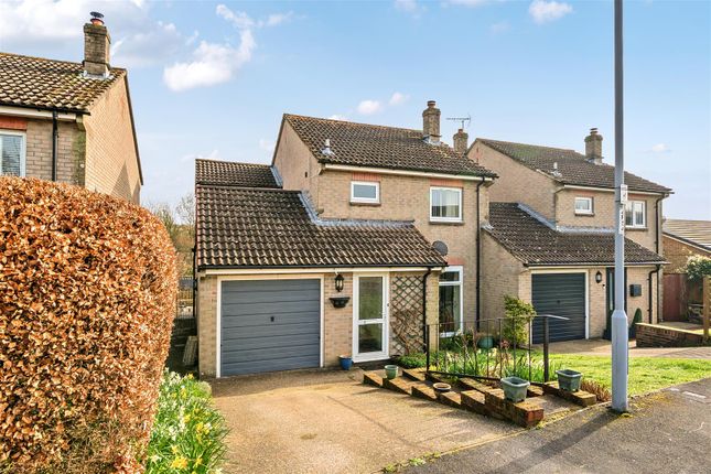 3 bed property, in Paynes Close, £350,000