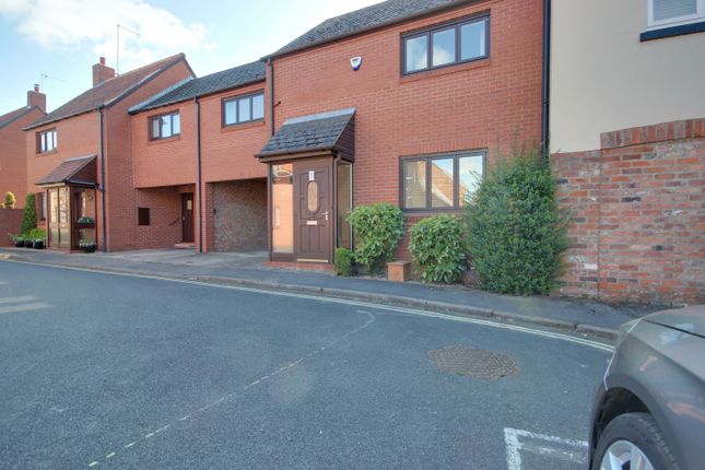 3 bed property, in 33 Tiger Lane, £370,000