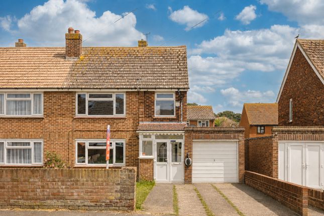 3 bed property, in Rydal Avenue, £300,000