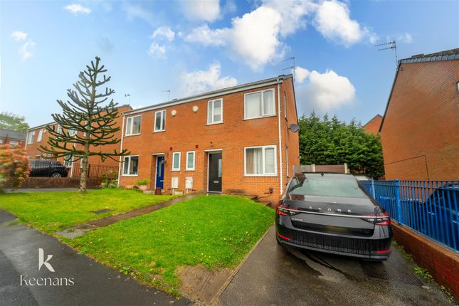 3 bed property, in Maple Avenue, £230,000