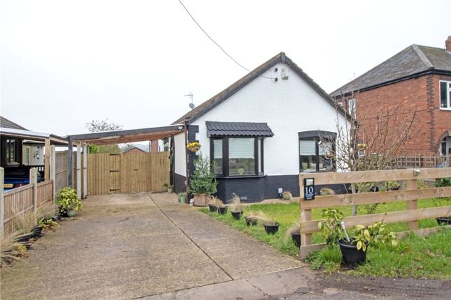3 bed property, in Green Lane, £275,000