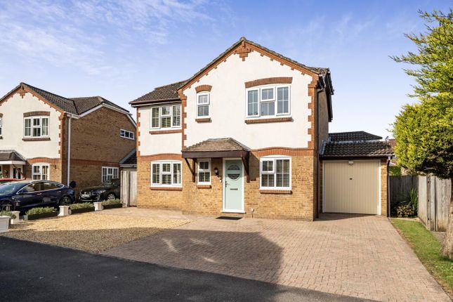 4 bed property, in Fir Tree Close, £585,000