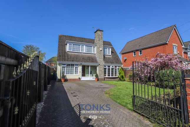 3 bed property, in Holly Road, £325,000