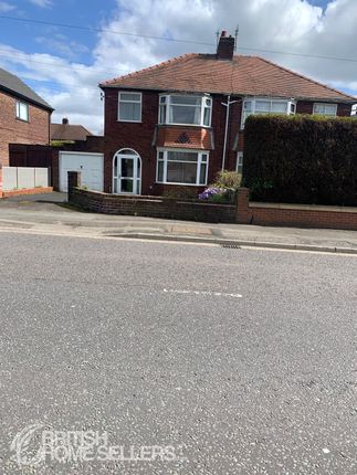 3 bed property, in Cheetham Hill Road, £240,000