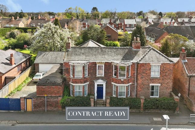 6 bed property, in Hallgate, £550,000