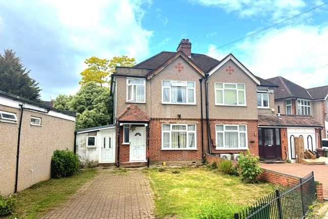 4 bed property, in Park Crescent, £600,000