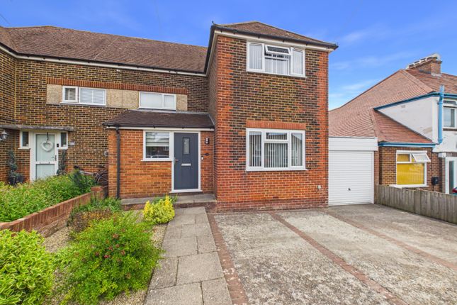 3 bed property, in Walton Gardens, £450,000