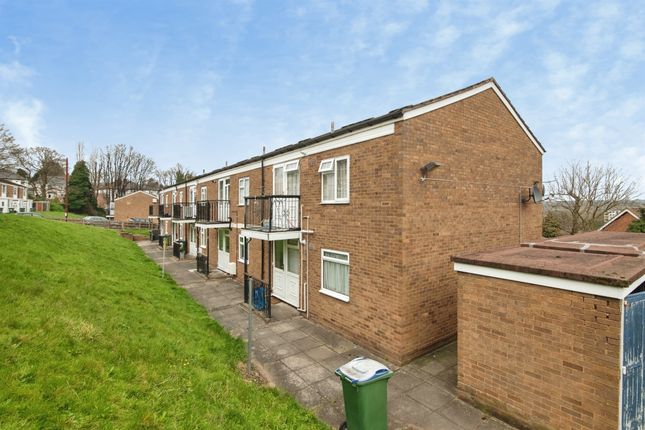 1 bed property, in Beaconview Road, £90,000