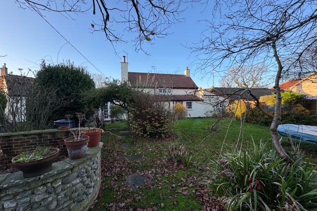 4 bed property, in Foulsham Road, £450,000