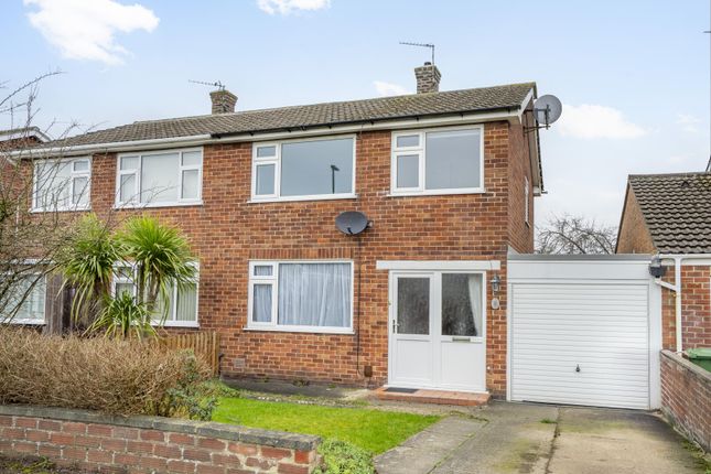 3 bed property, in Eastfield Crescent, £325,000