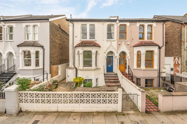2 bed property, in Rossiter Road, £650,000