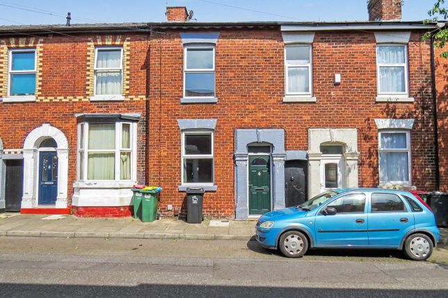 2 bed property, in Kent Street, £50,000