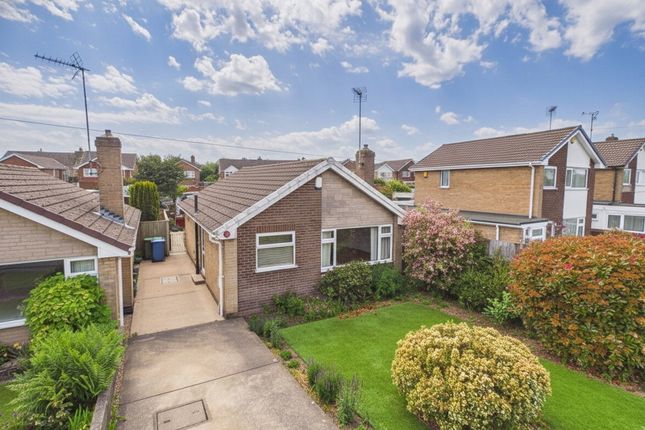 2 bed property, in Worcester Avenue, £190,000
